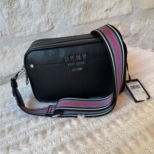 💜 DKNY- ERIN CAMERA Black Messenger Bag with Multicolor Strap! 💜